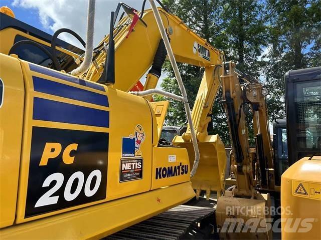 Komatsu PC 200-8 Crawler excavators