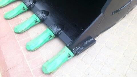 CAT 325 TLB's
