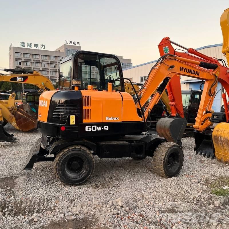Hyundai R60W-9 Wheeled excavators