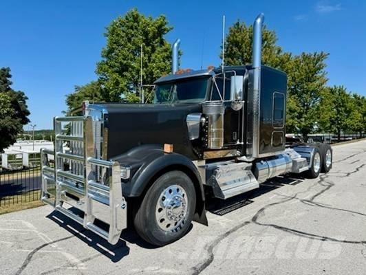 Kenworth W 900 Truck Tractor Units