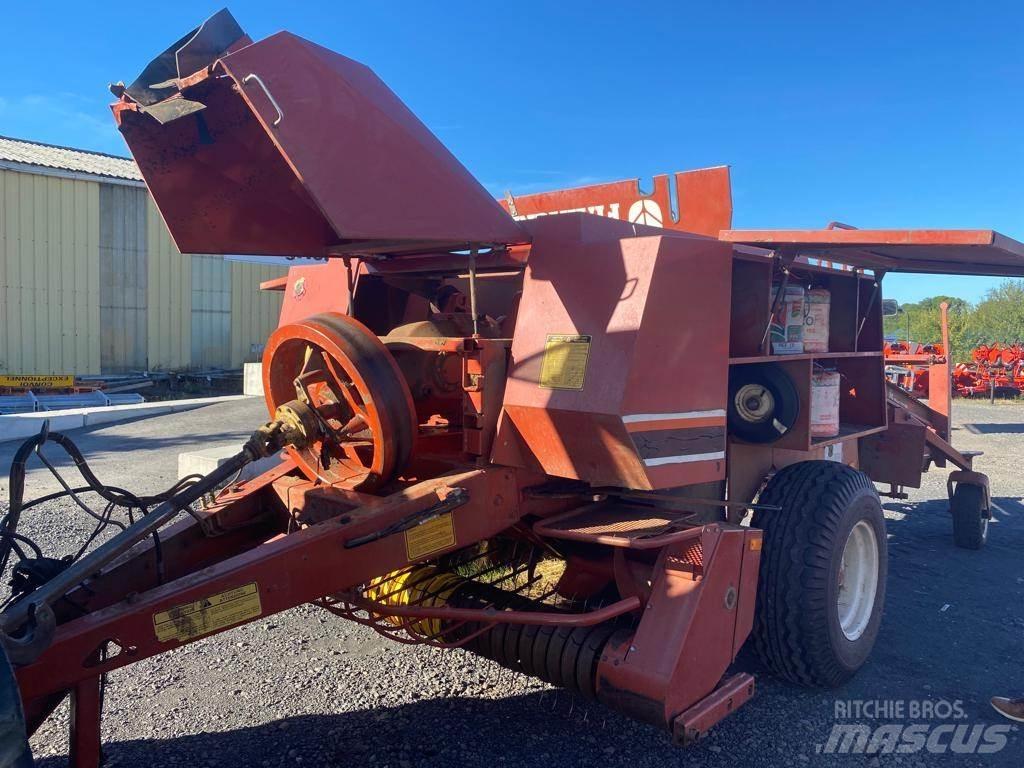 Hesston 4600 Square balers