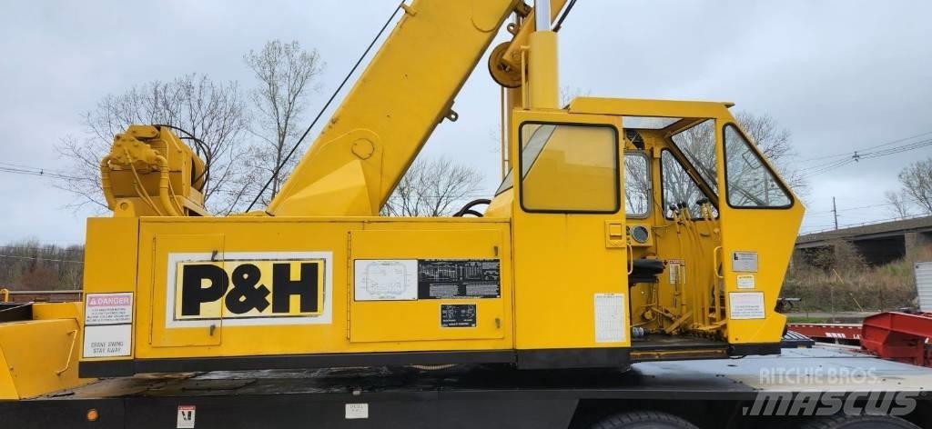 P&H T300A Tracked cranes