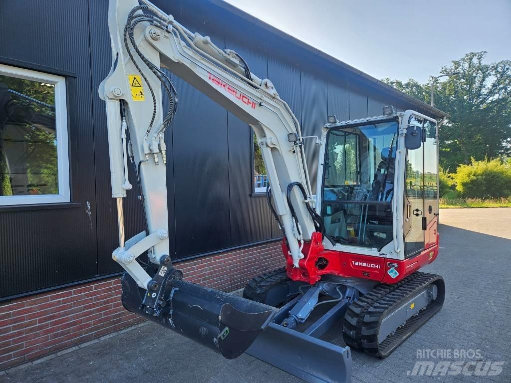 Takeuchi TB 240 Mini excavators < 7t