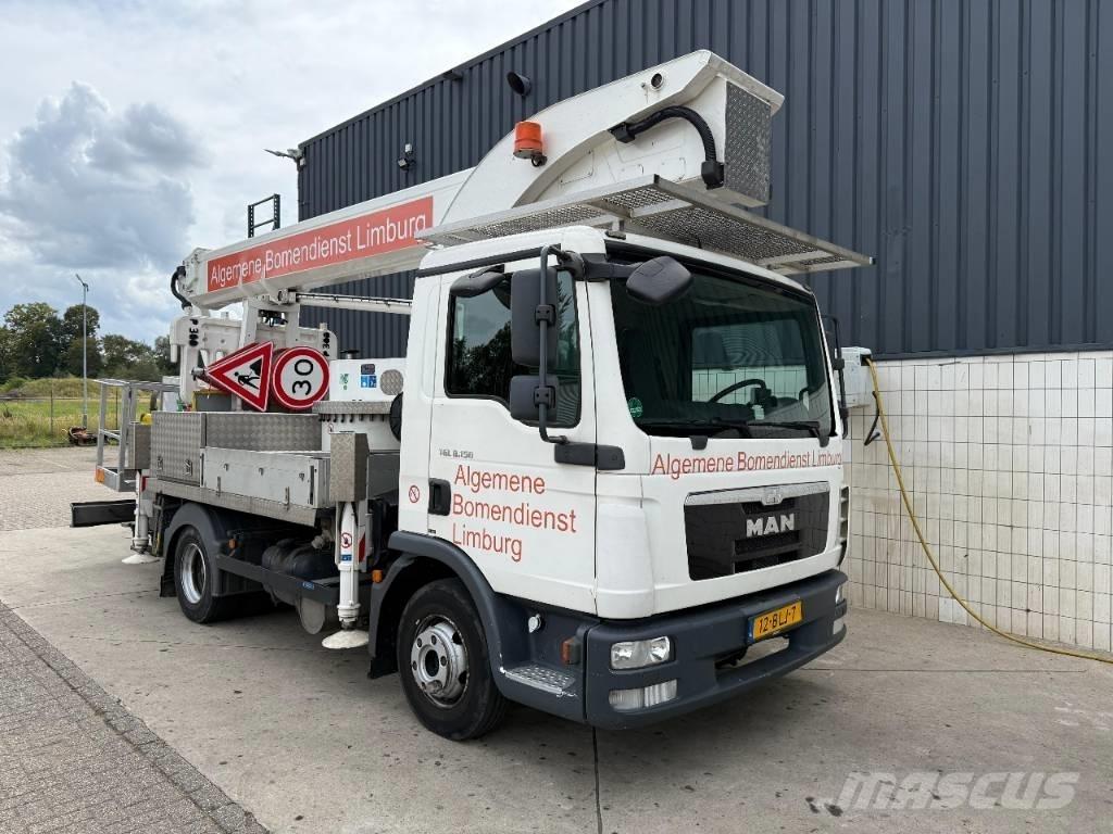 Palfinger P 300 KS Truck mounted aerial platforms