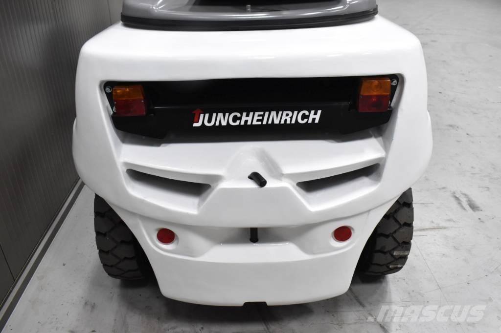 Jungheinrich TFG S50 LPG trucks