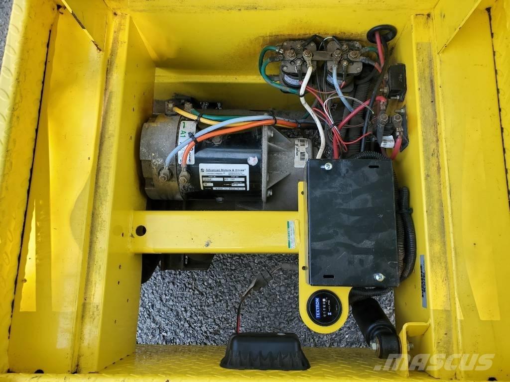 Cushman Minute Miser Towing truck