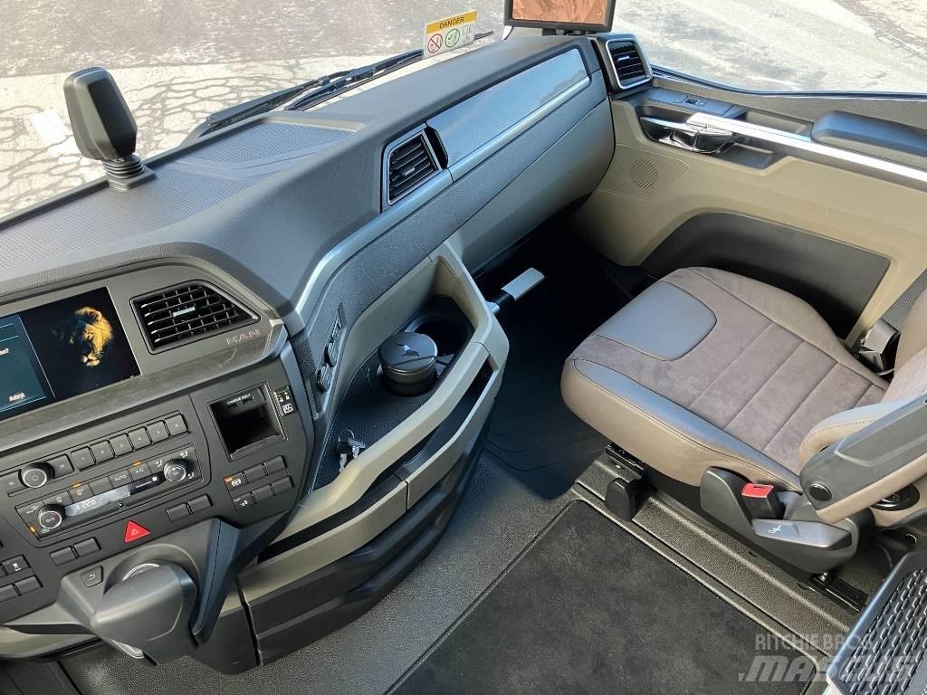 MAN TGX 26.520 Van Body Trucks