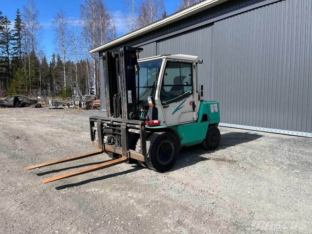 Mitsubishi FD45K2 Diesel trucks