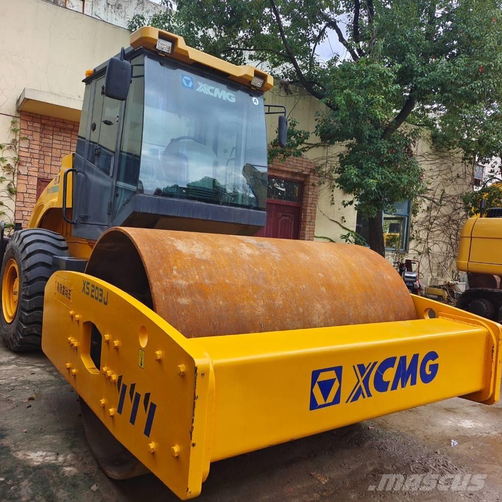 XCMG XS223J Single drum rollers