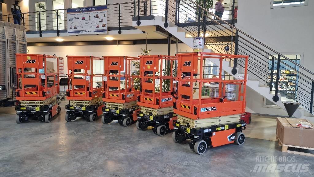JLG ES 1330 L Scissor lifts