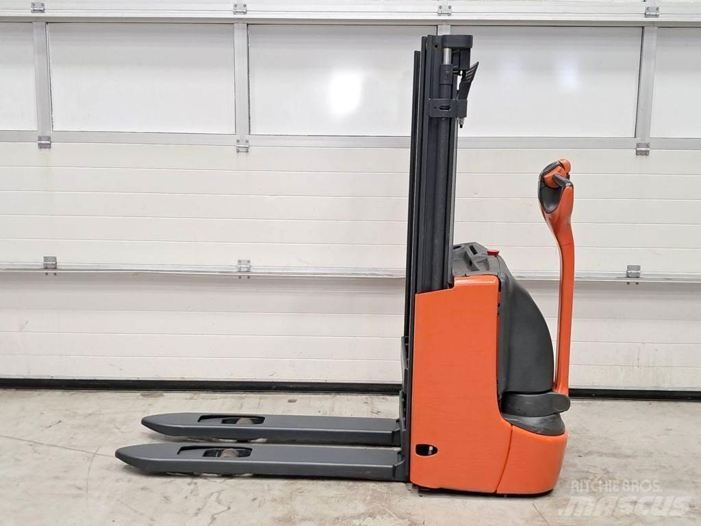 Linde L10B Pedestrian stacker