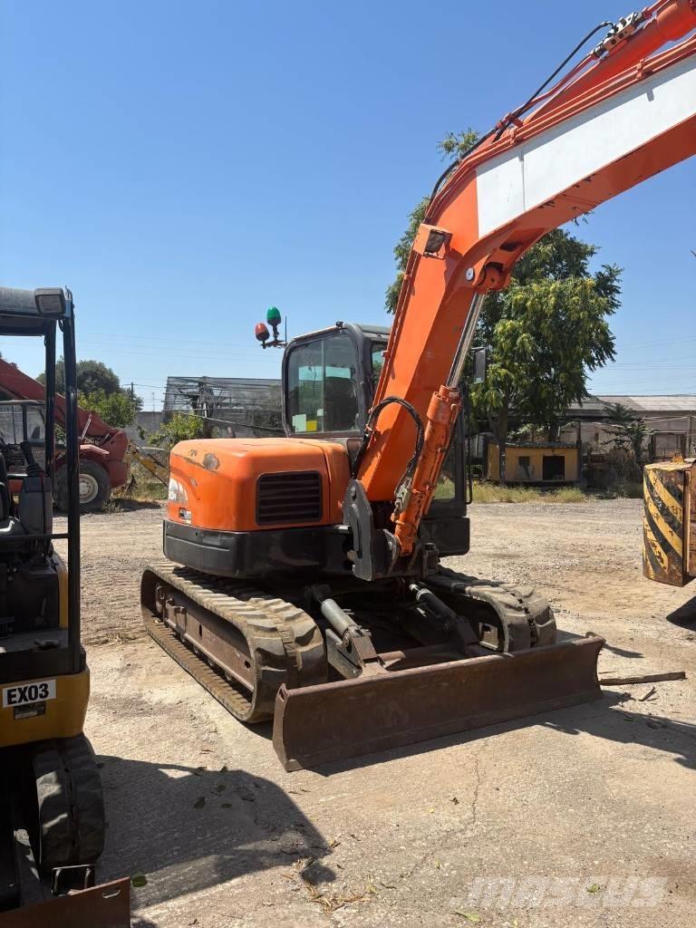Doosan DX 80 R Midi excavators  7t - 12t