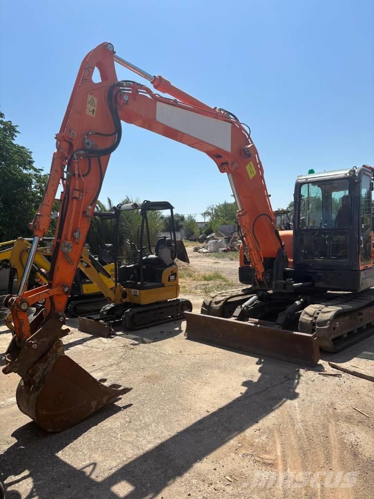 Doosan DX 80 R Midi excavators  7t - 12t