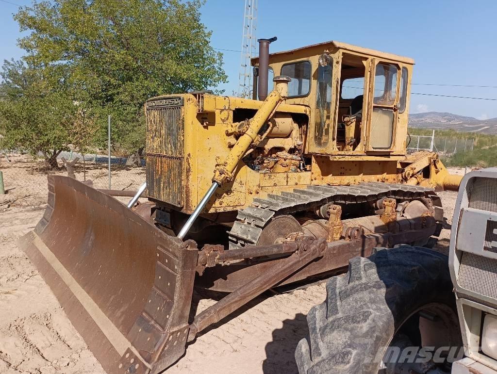 Komatsu D 85 A-12 Crawler dozers