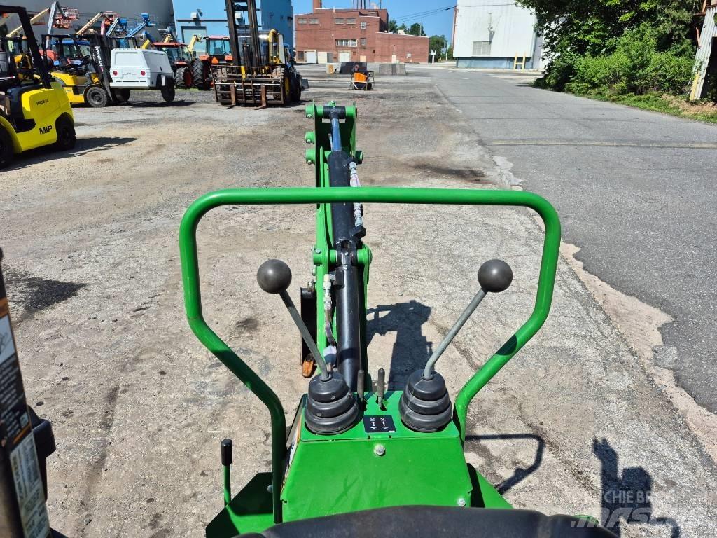 John Deere 1025 R Tractors