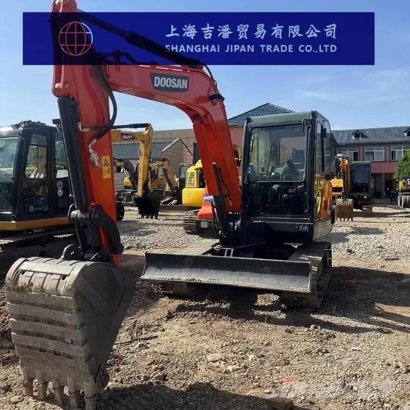 Doosan DX 60 Mini excavators < 7t