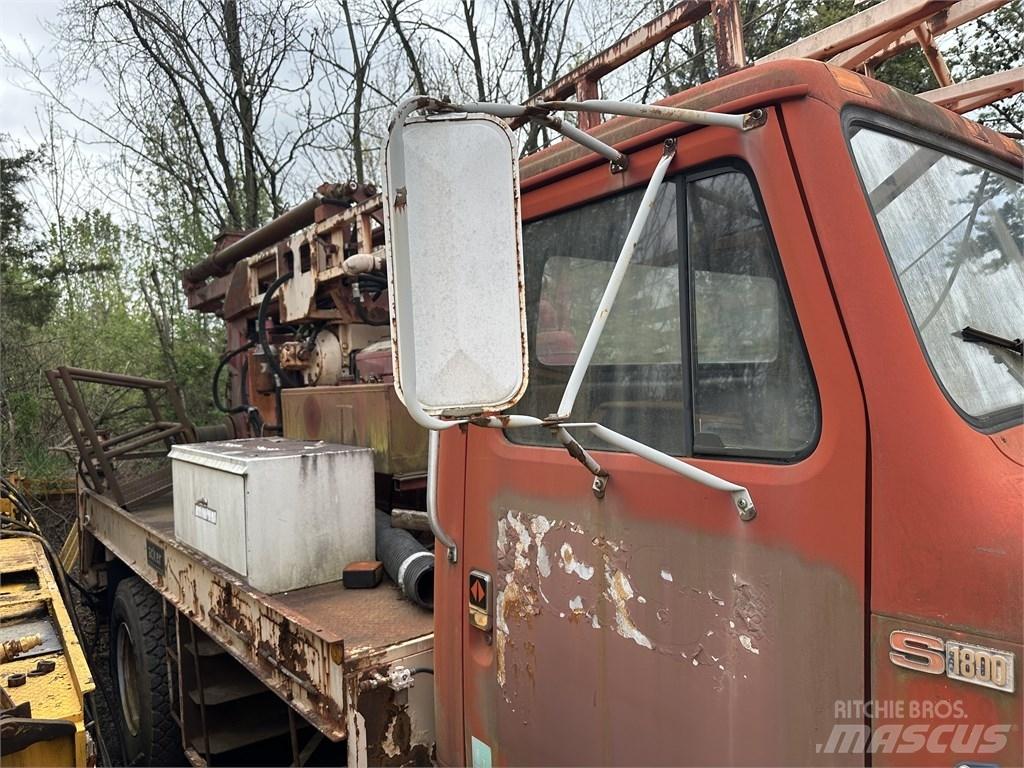 Navistar 1854 Flatbed/Dropside trucks