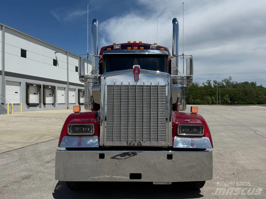 Kenworth W 900 L Truck Tractor Units