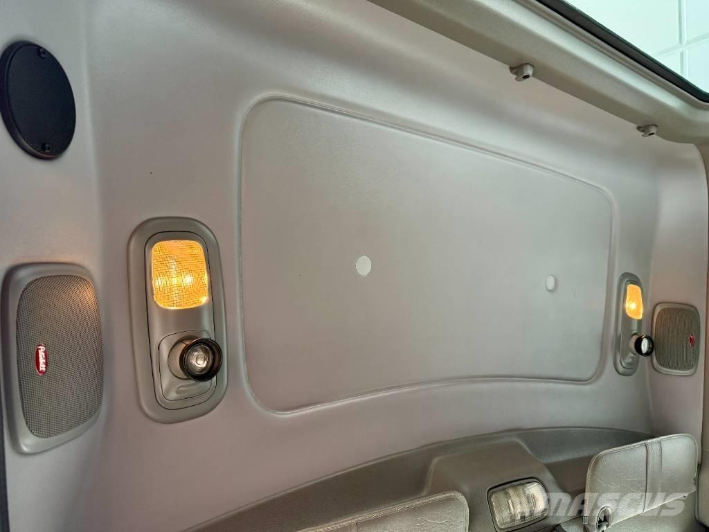 Peterbilt 389 Truck Tractor Units