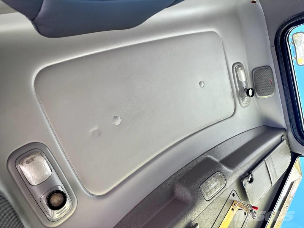 Peterbilt 367 Truck Tractor Units