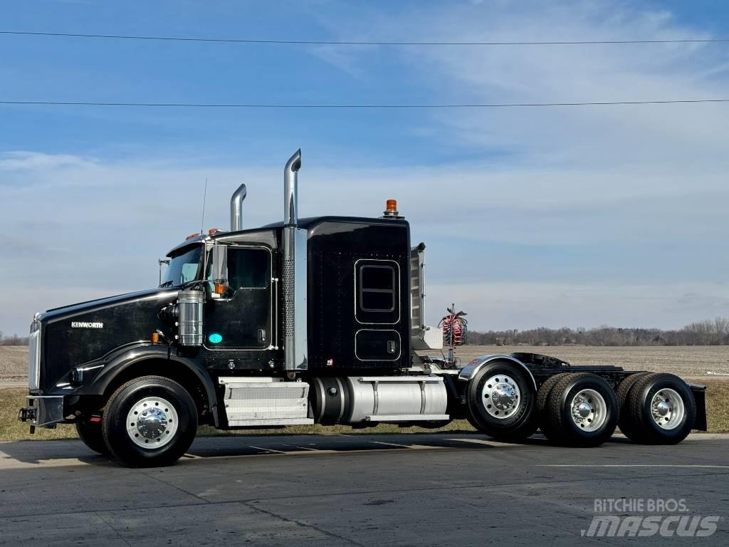 Kenworth T800 Truck Tractor Units