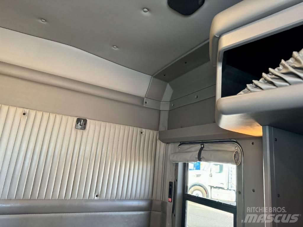 Kenworth T800 Truck Tractor Units