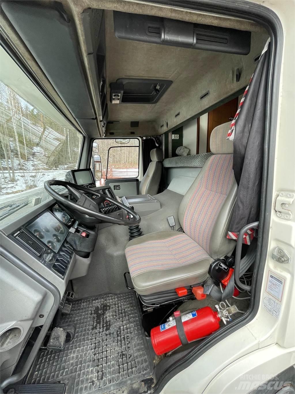 Volvo FL7 Livestock carrying trucks