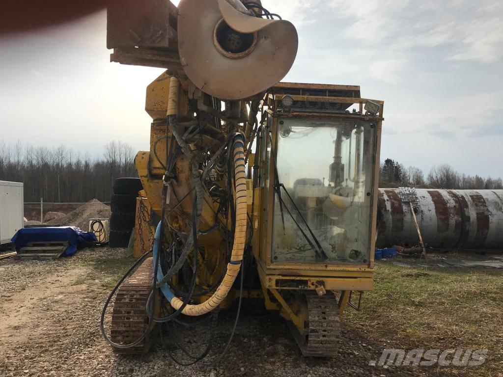 Atlas Copco HC 860 Surface drill rigs
