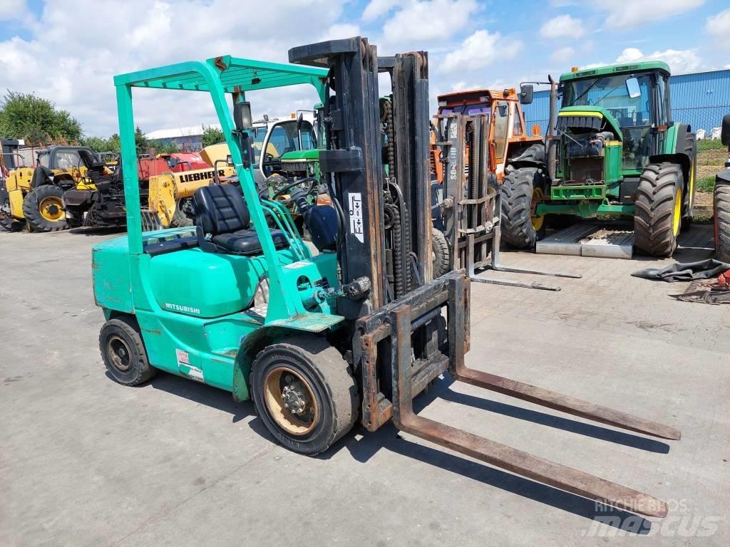Mitsubishi FD35A Diesel trucks