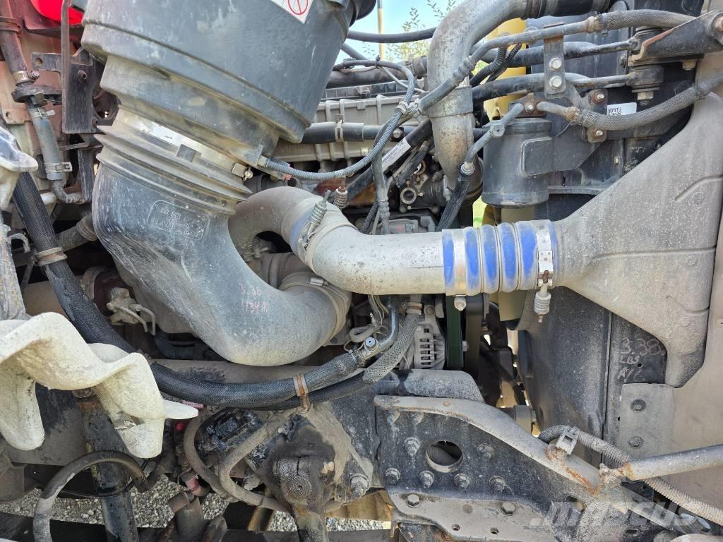 Western Star 4700 SB Truck Tractor Units