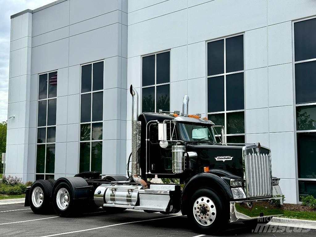 Kenworth W900 Truck Tractor Units