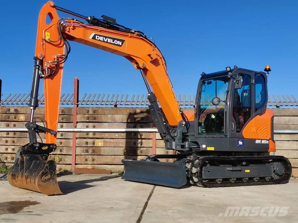 Develon DX85R Midi excavators  7t - 12t