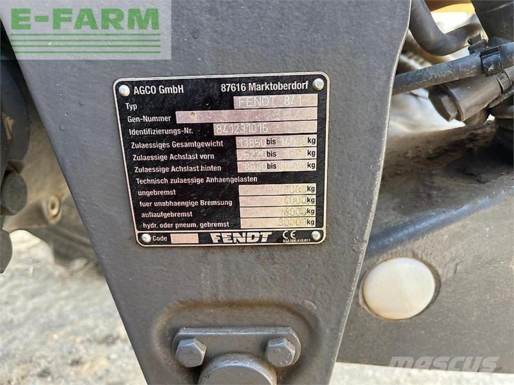 Fendt 826 vario Tractors