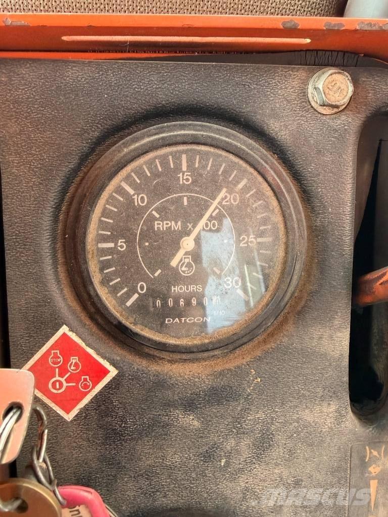 Ditch Witch 8020 T Trenchers