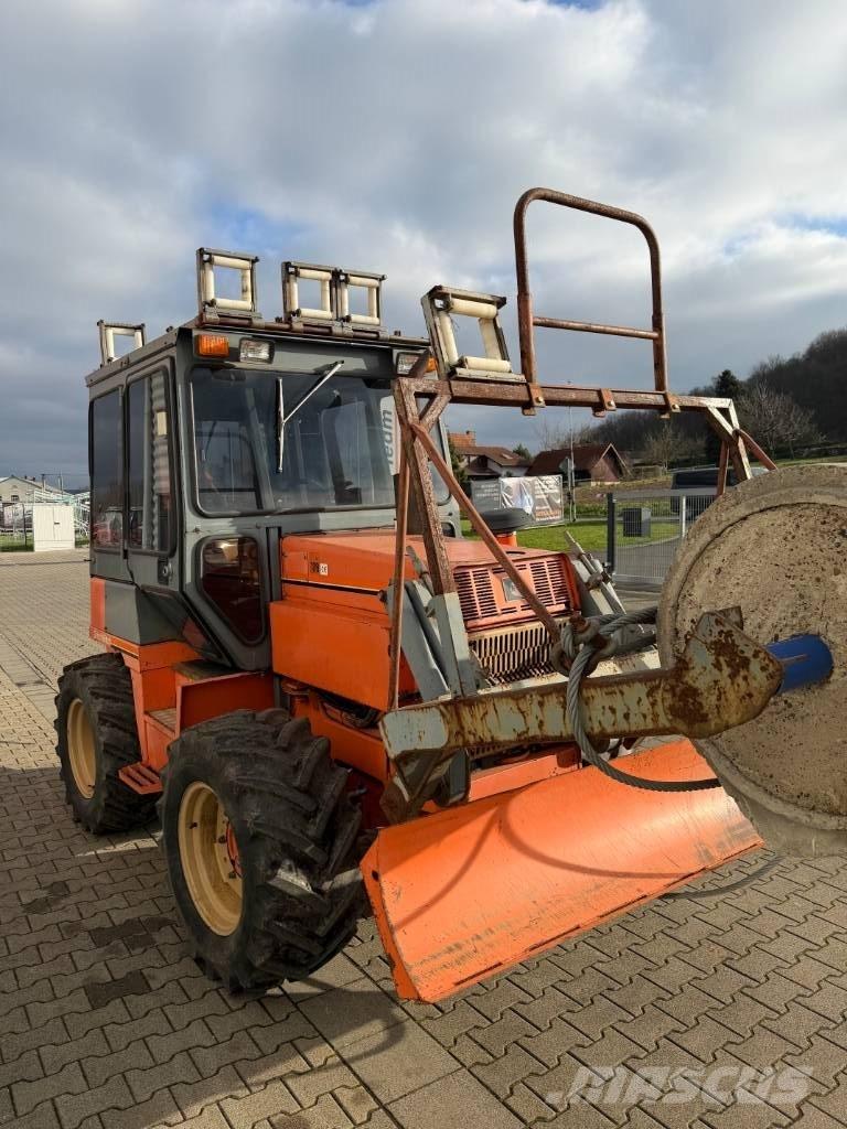 Ditch Witch 8020 T Trenchers