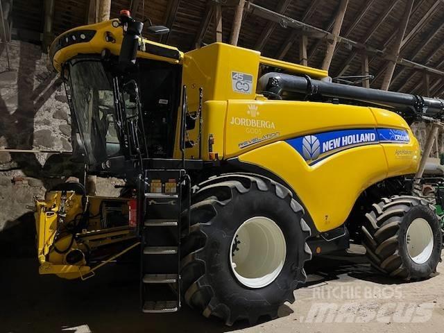 New Holland CR 10.90 Combine harvesters