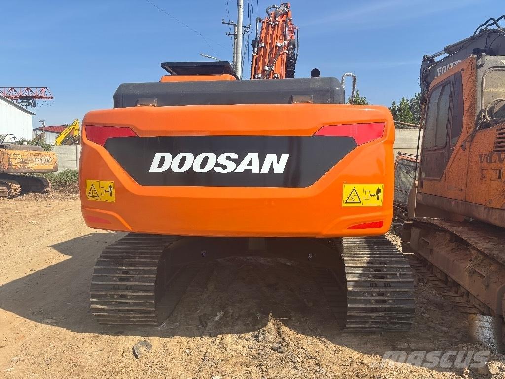 Doosan DX 225 Crawler excavators