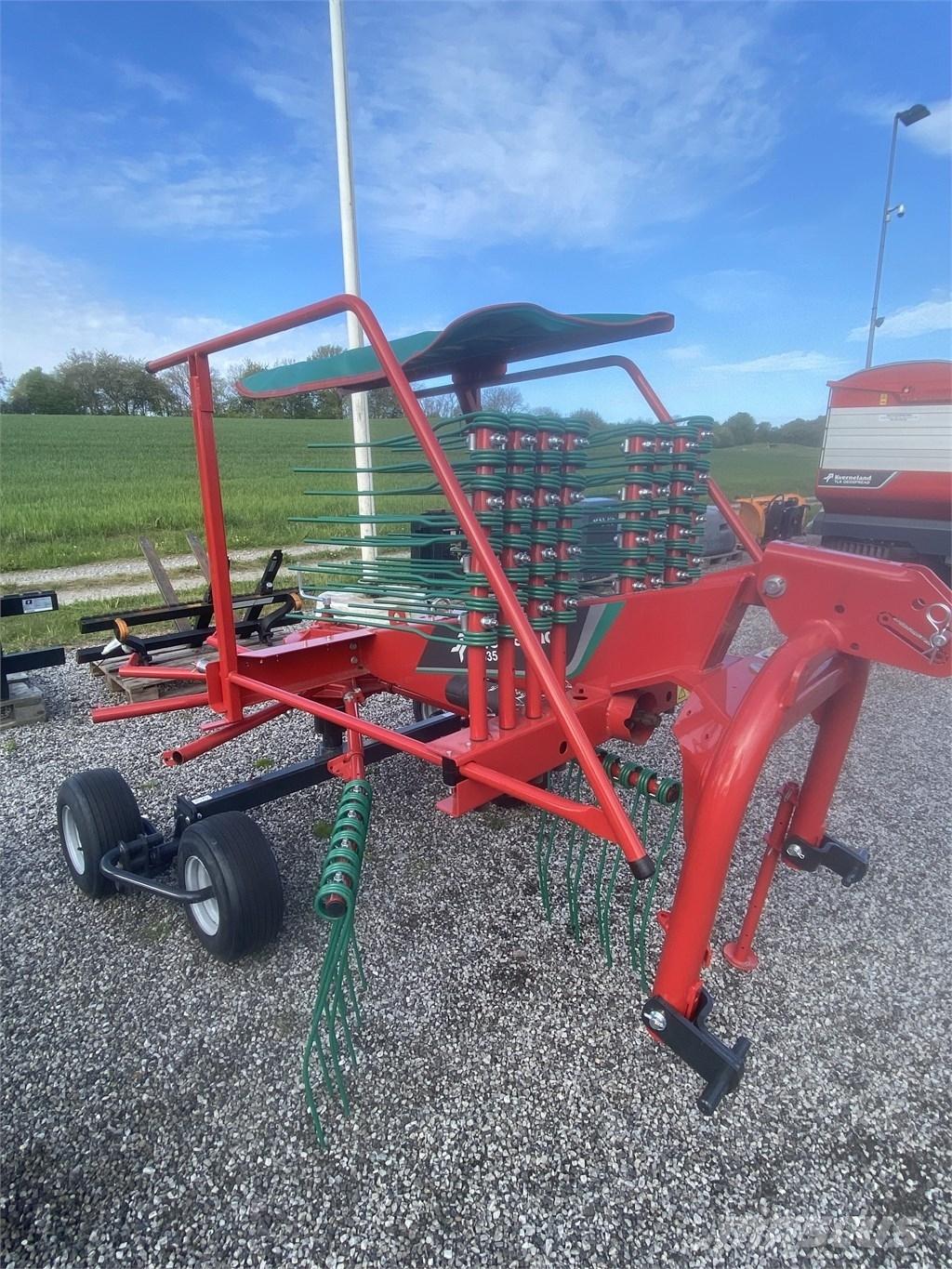 Kverneland 9035 Windrowers
