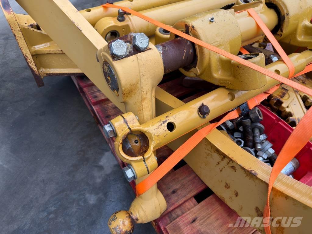 CAT 140H / 140M Scarifiers