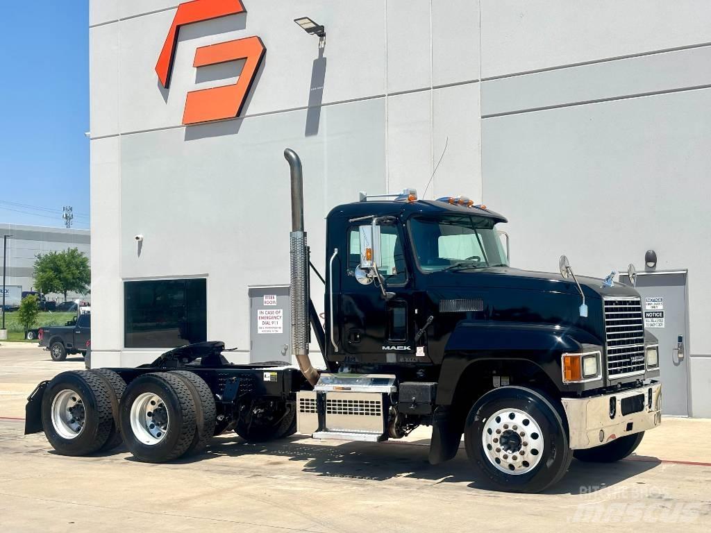 Mack CHU 613 Truck Tractor Units