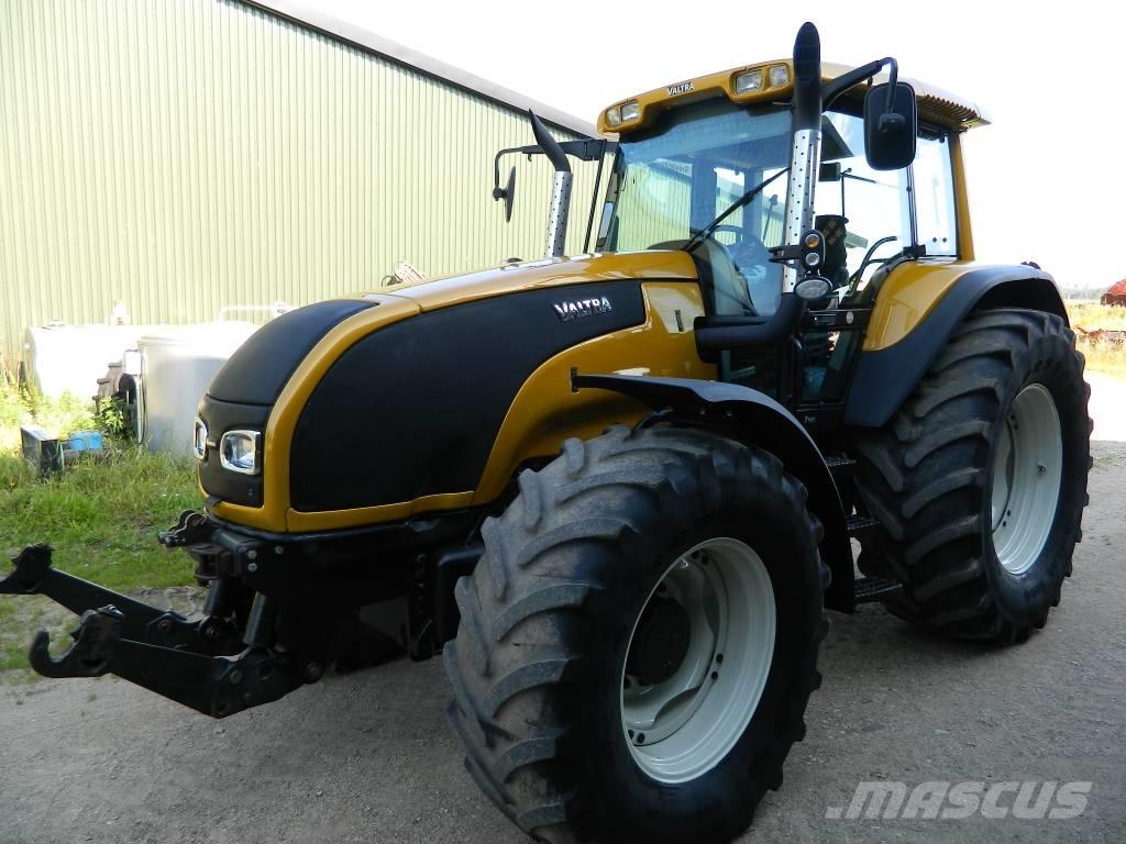 Valtra T 140 Tractors