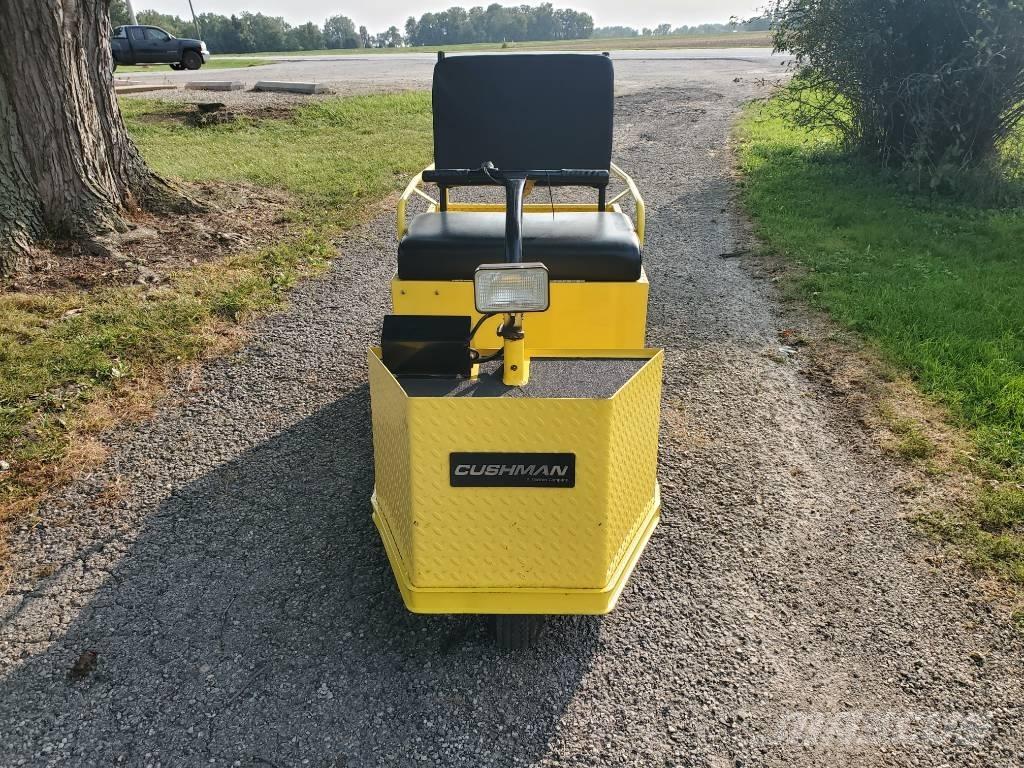 Cushman Minute Miser Towing truck