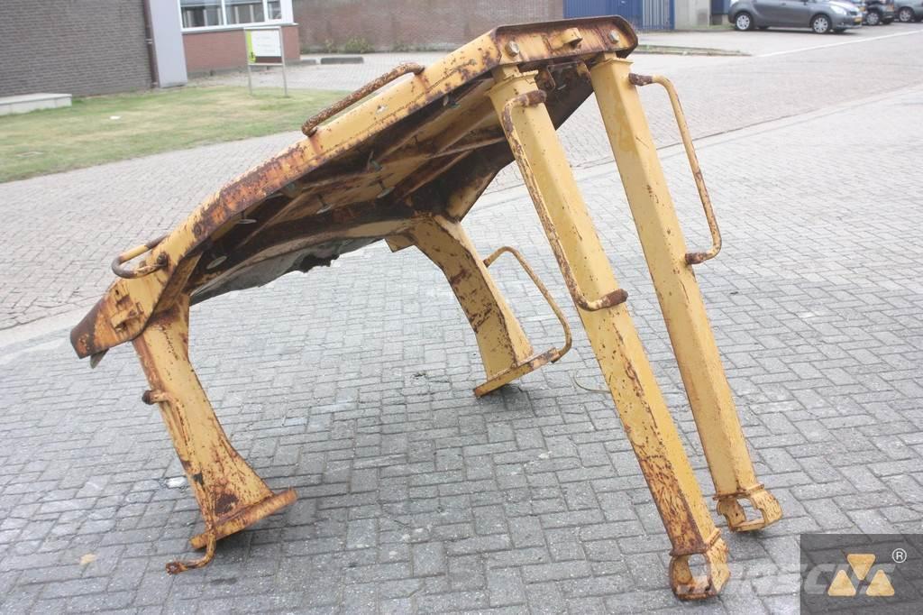 CAT D7H O-rops cab Cabins and interior