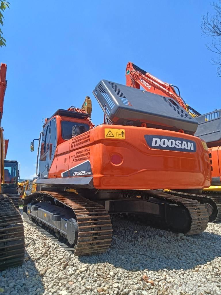 Doosan DX 225 Crawler excavators