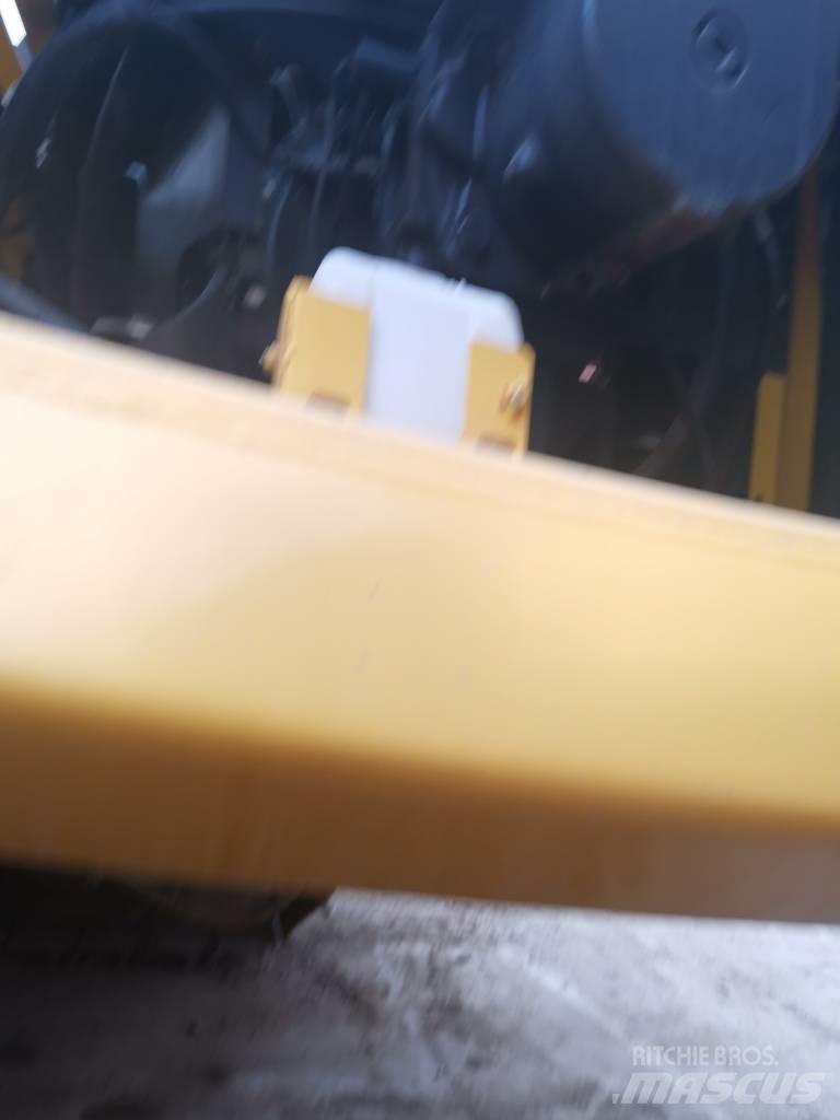 Komatsu PC 450-8 Crawler excavators