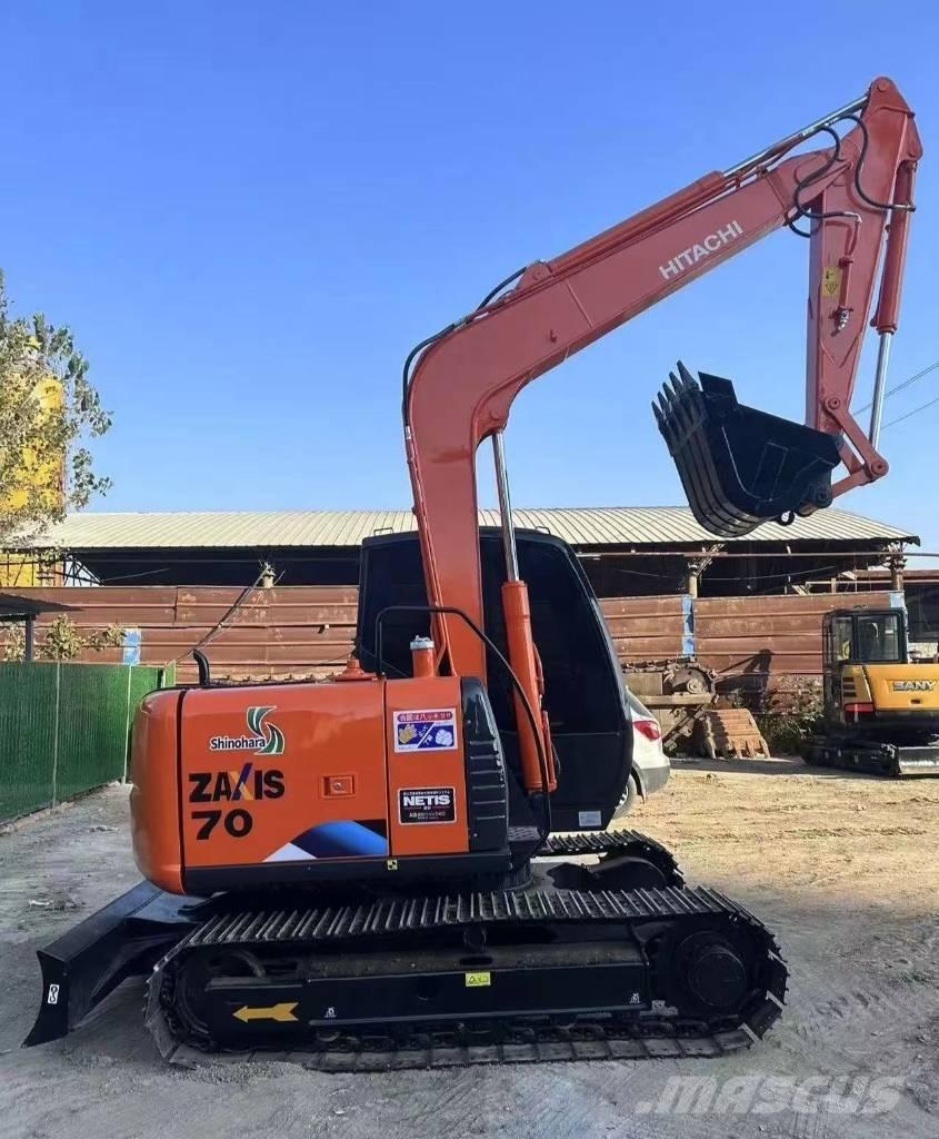 Hitachi 70 Mini excavators < 7t