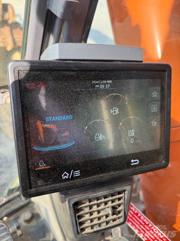 Doosan DX 420 LC Crawler excavators