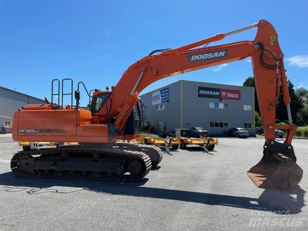 Doosan DX 225 LC-3 Crawler excavators