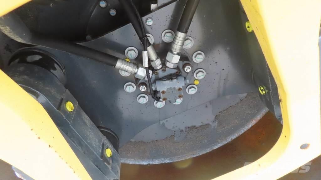 Bomag BW151 AD-5 Twin drum rollers