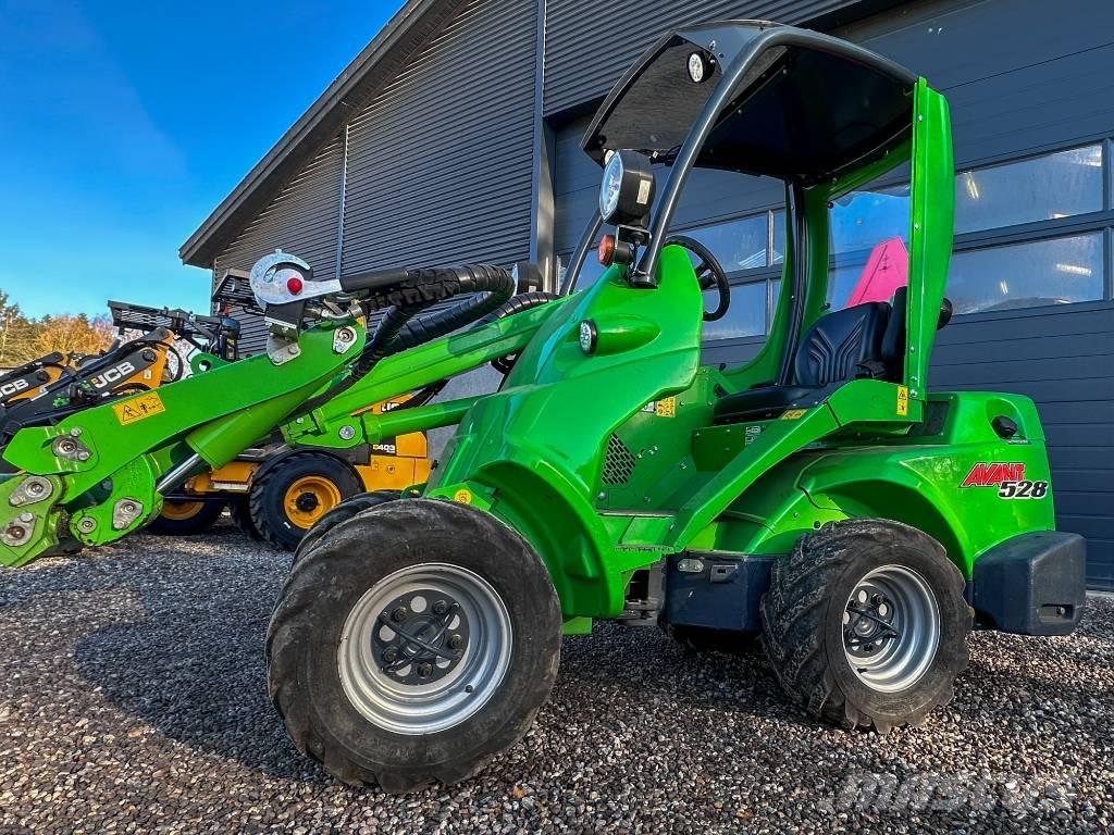 Avant 528 Multi purpose loaders